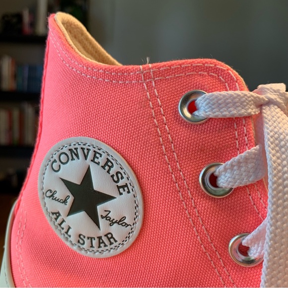Converse Run Star Legacy CX High A05012C, Size 7.5, Electric Blush Pink - Picture 9 of 12
